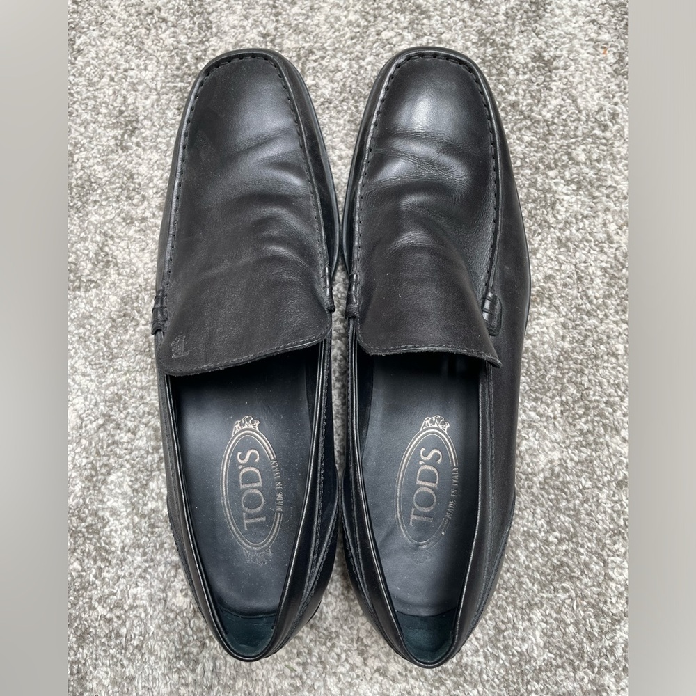 Tods Men’s Leather loafers, gently used.